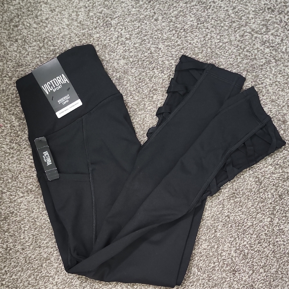 XS Victoria's Secret Black Pockey Leggings Knockout Capri ribbon bottom